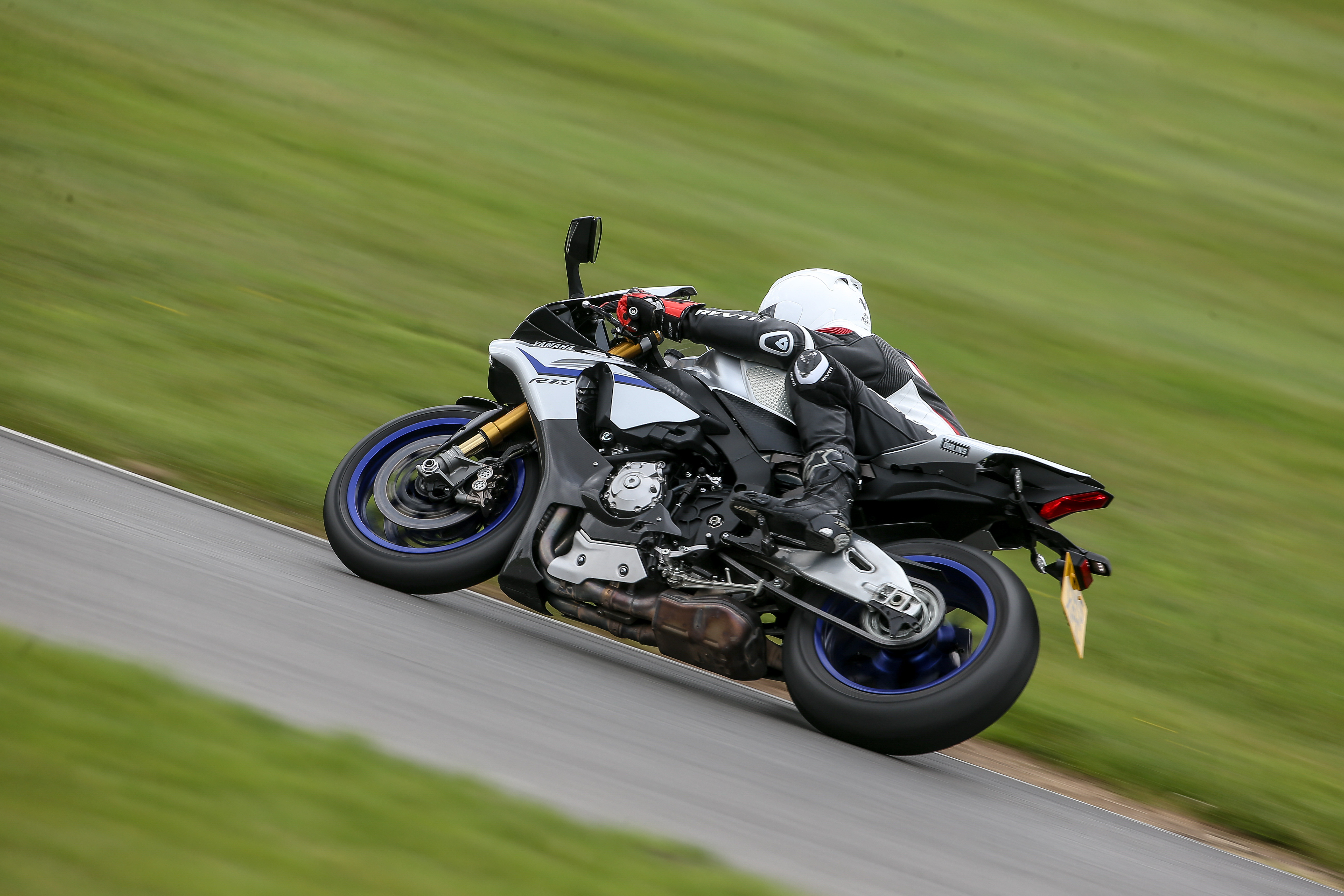 UK road and track test: Yamaha R1M review