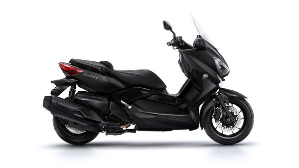 New X-MAX IRON MAX heads Yamaha scooter updates for 2016