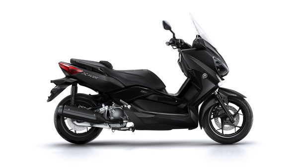 New X-MAX IRON MAX heads Yamaha scooter updates for 2016