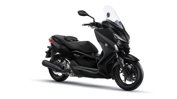 New X-MAX IRON MAX heads Yamaha scooter updates for 2016