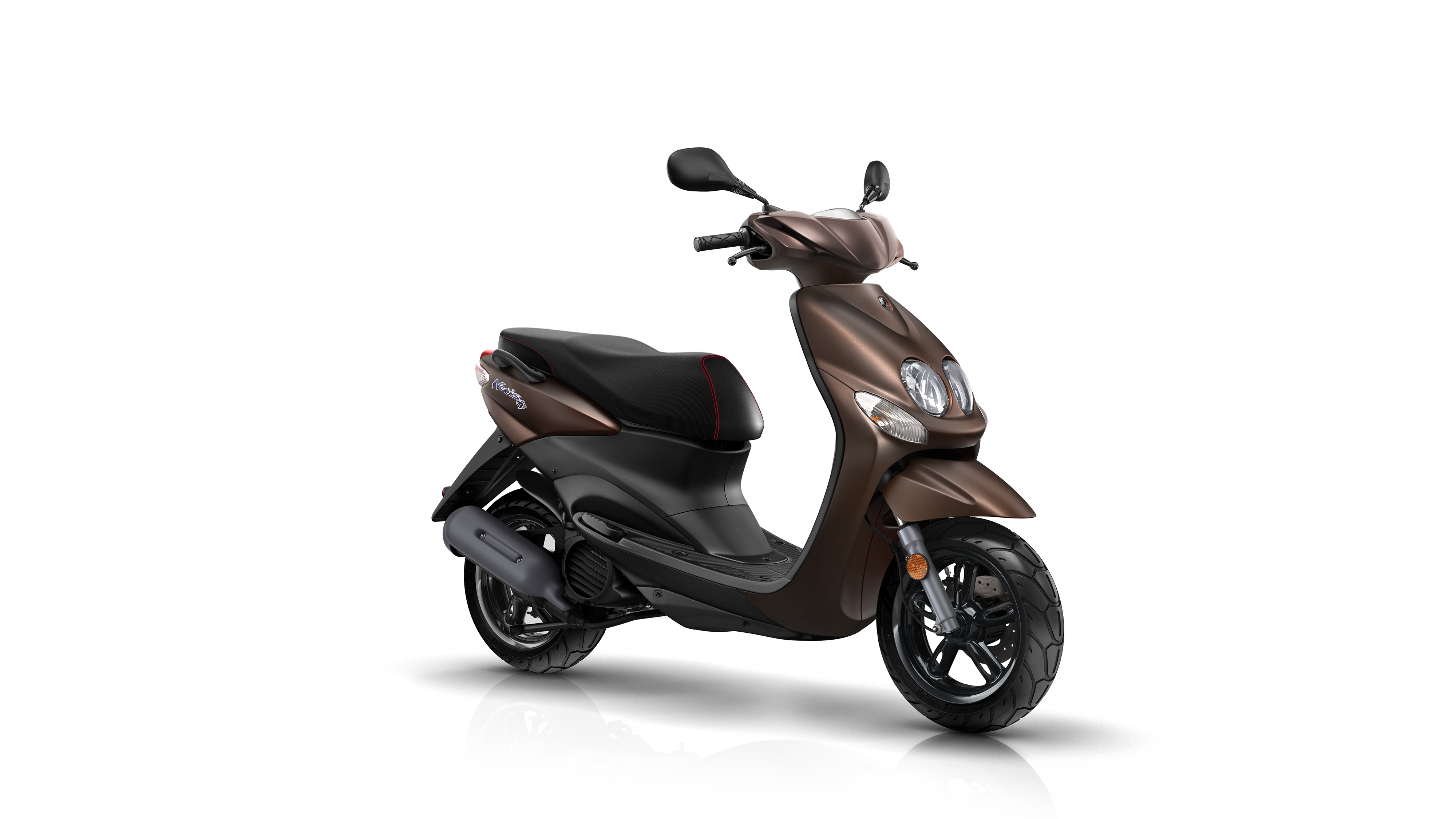 New X-MAX IRON MAX heads Yamaha scooter updates for 2016