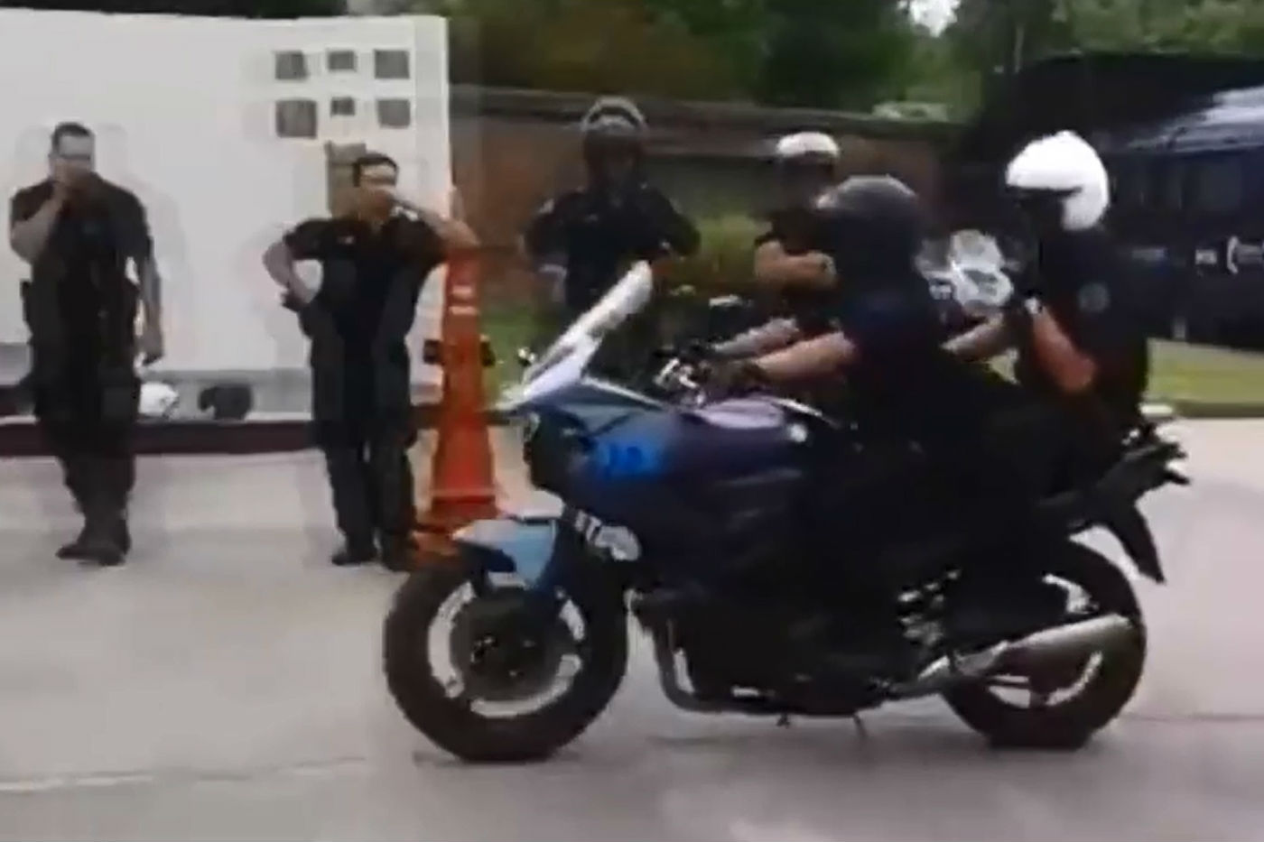 Police motorcycle stunt fail