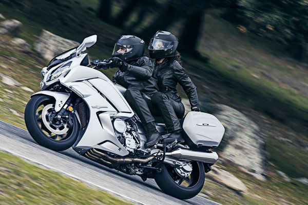 Yamaha FJR1300 updated for 2016