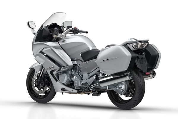 Yamaha FJR1300 updated for 2016