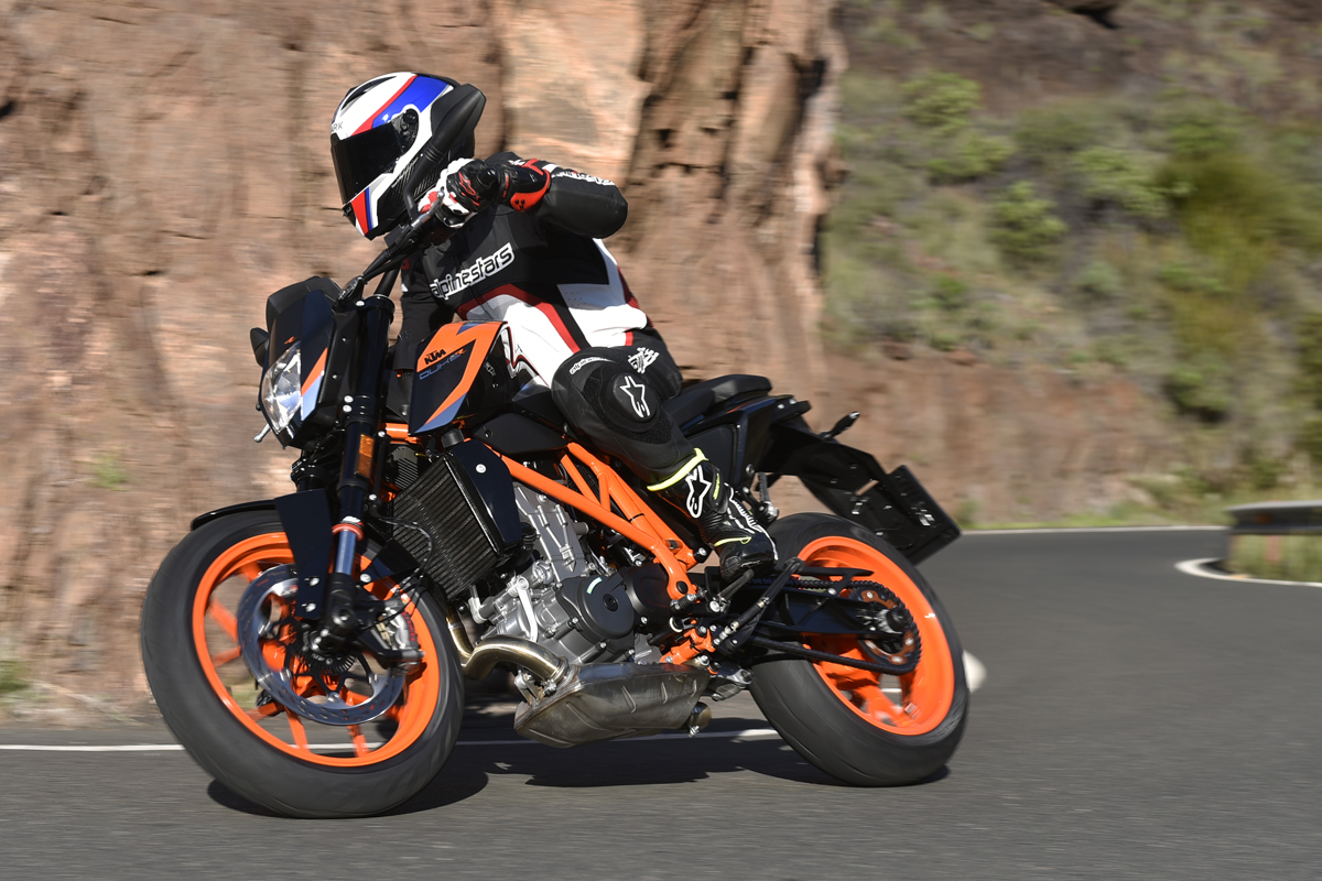 First ride: KTM 690 Duke and 690 Duke R review