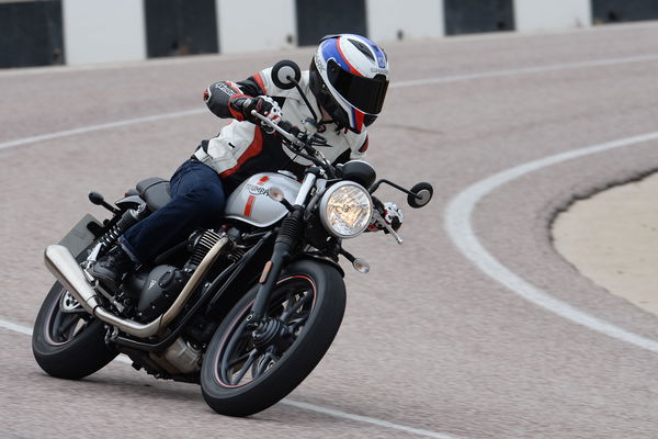 Triumph Street Twin 2016 review