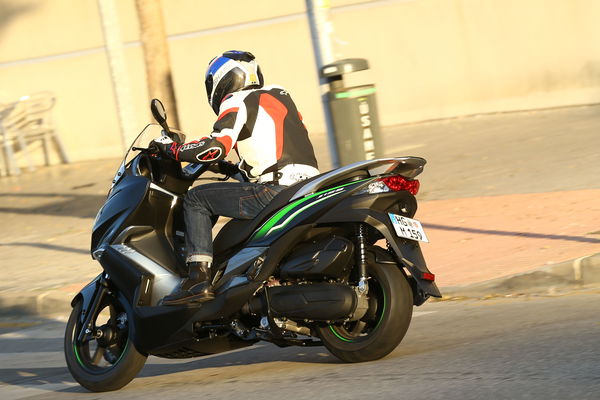 First ride: Kawasaki J125 review