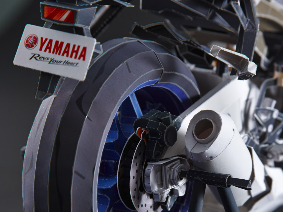 Download a free origami-style Yamaha R1M