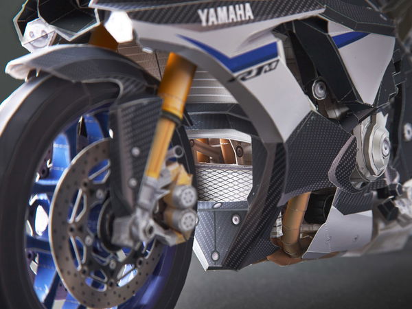 Download a free origami-style Yamaha R1M