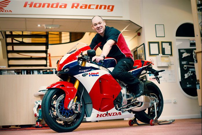 UK customer is first in the world to collect Honda RC213V-S