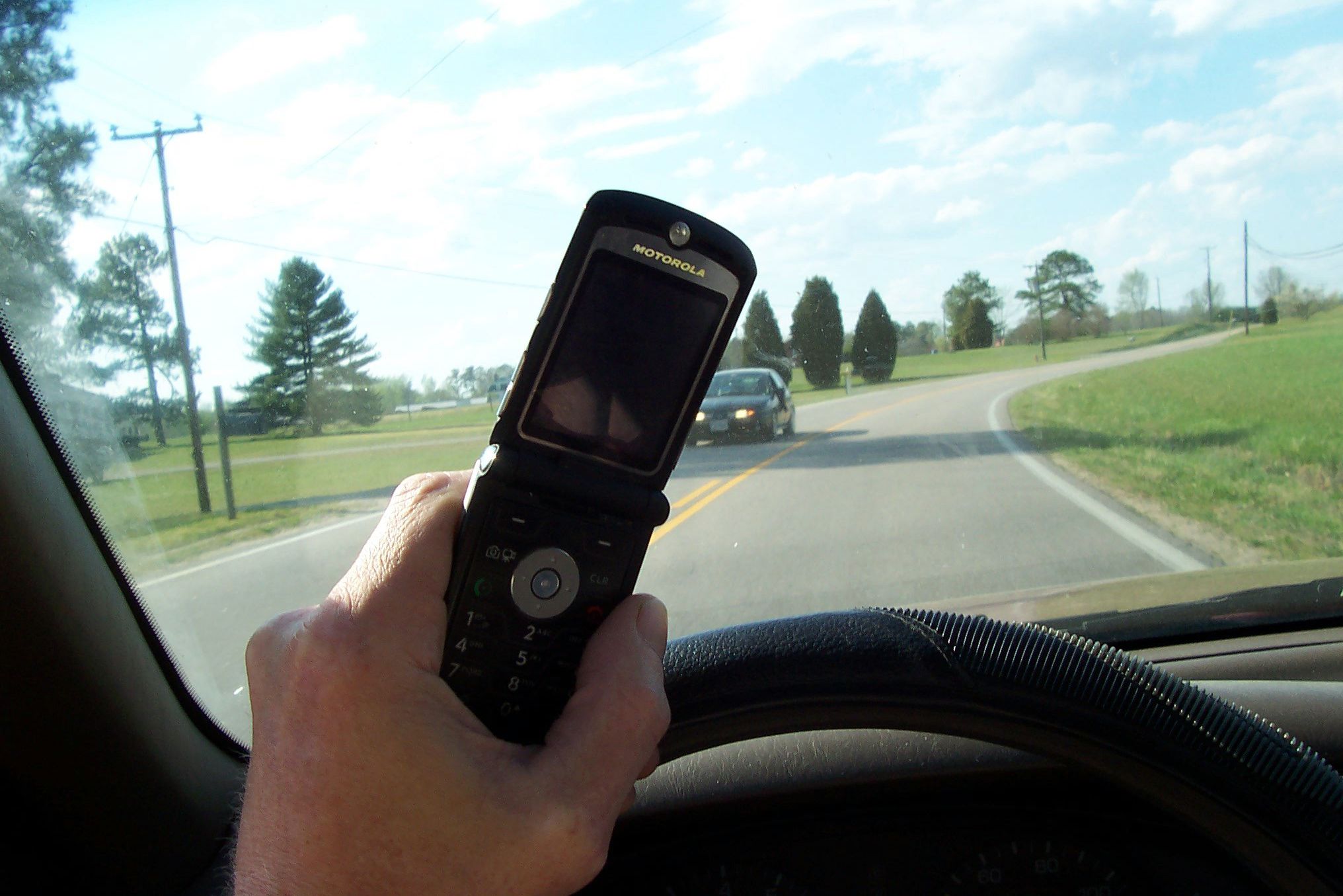 DfT begins consultation on increased penalties for drivers using mobile phones