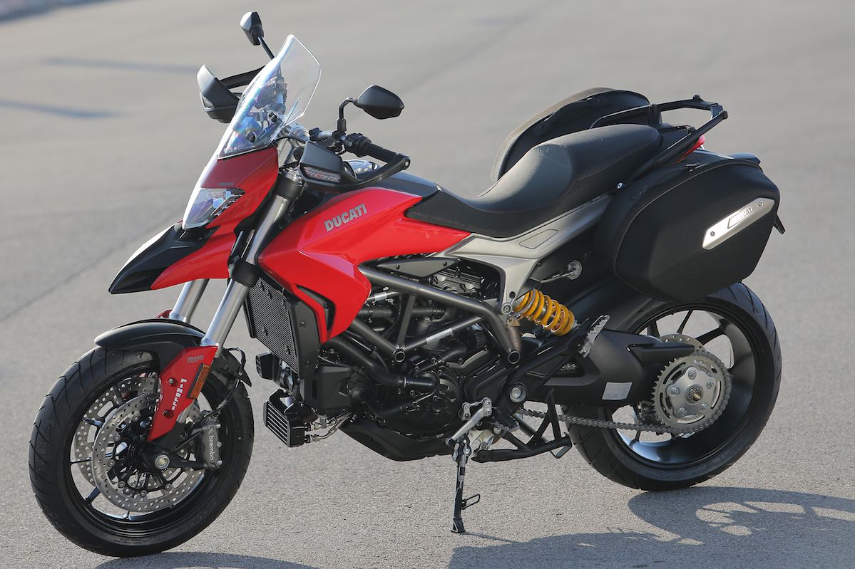 First ride: Ducati Hypermotard 939 / SP review