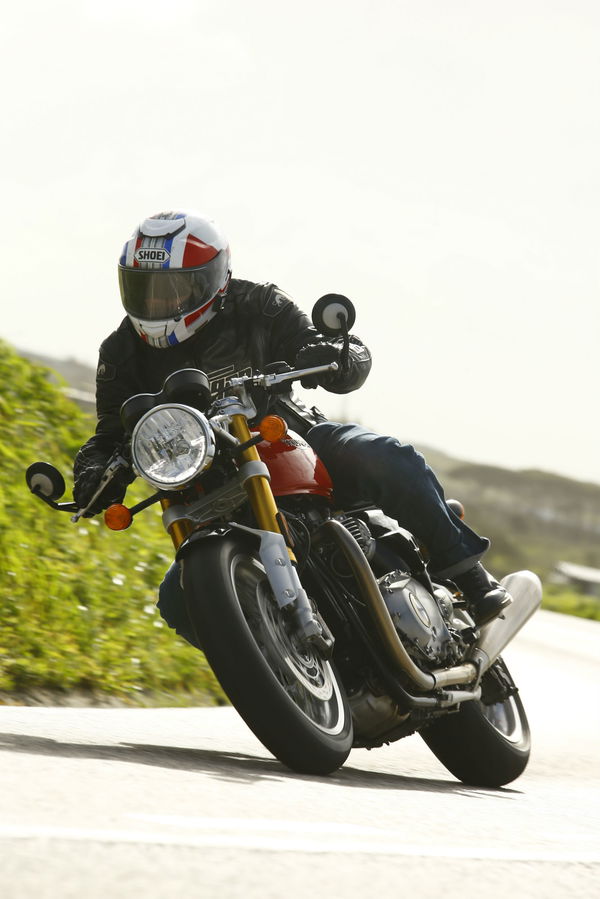 First ride: Triumph Thruxton R review