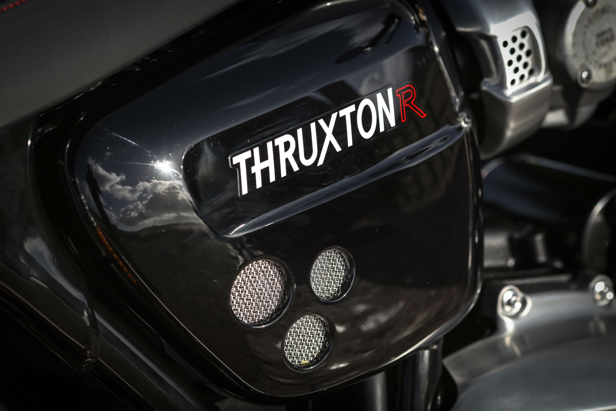 First ride: Triumph Thruxton R review
