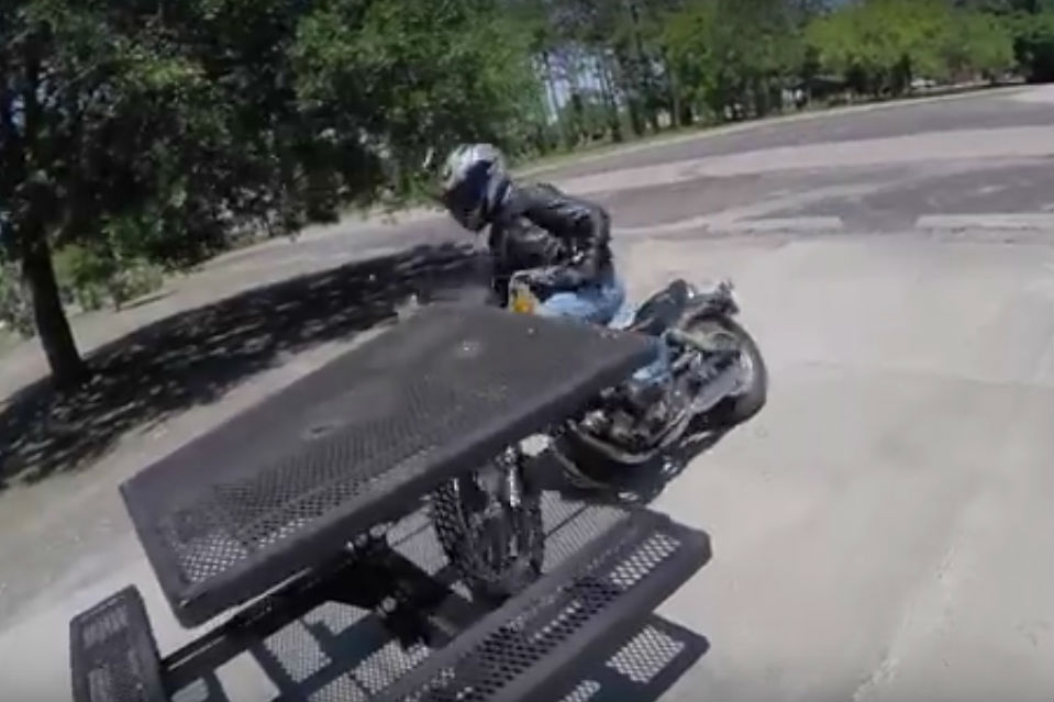 You can never see too many wheelie fails