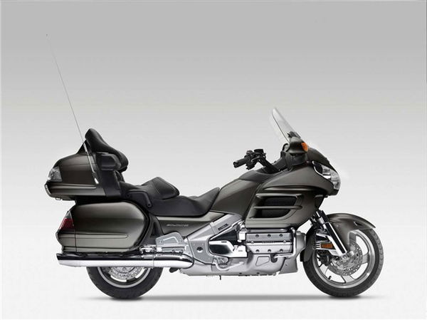 Three new colours for Goldwing in 2010