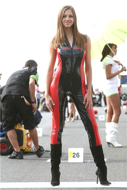 WSB: 2009 Magny Cours Grid Girls Gallery