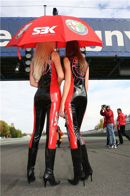 WSB: 2009 Magny Cours Grid Girls Gallery