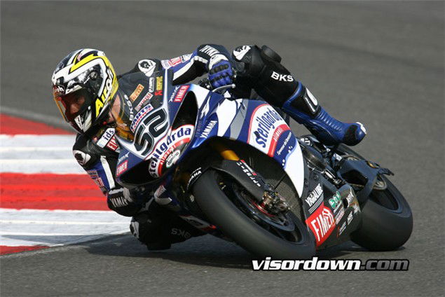 First shot of Toseland testing his WSB Yamaha YZF-R1