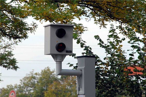 UK roads to get 'intelligent' speed cameras