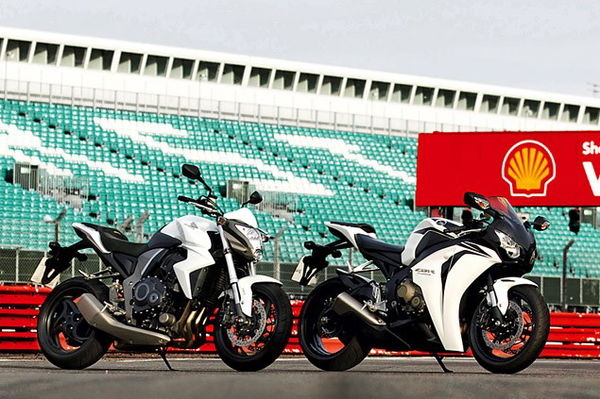 Honda CB1000R vs. Fireblade - Streetbike vs. Superbike