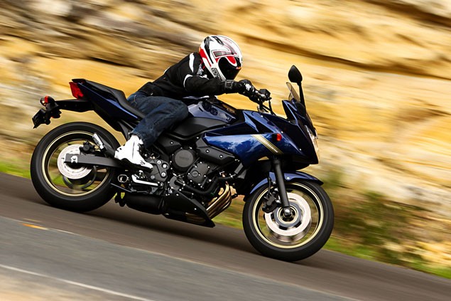 2009 Yamaha XJ6 and Diversion road test review