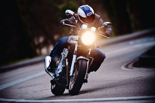 Kings of the stone age - Yamaha XJR1300 V Honda CB1300