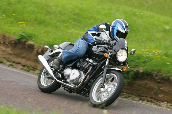 Summer Fun - Suzuki GSX-R1000K2, KTM 690SM, Yamaha XJR1300 and Triumph Thruxton