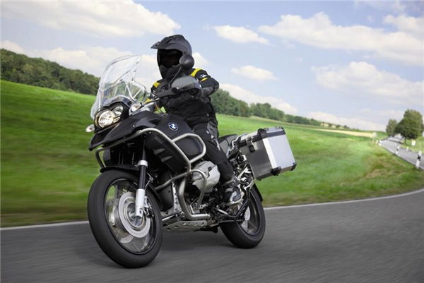 Free BMW panniers for new 1200GS owners