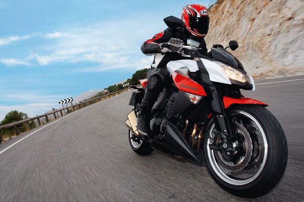 First ride: 2010 Kawasaki Z1000 review