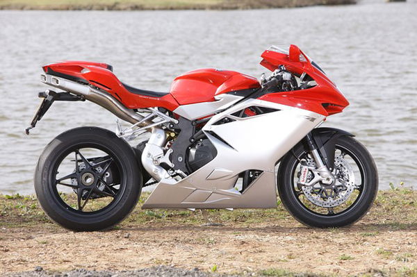 2010 MV Agusta F4 1000 Mallory Park track test