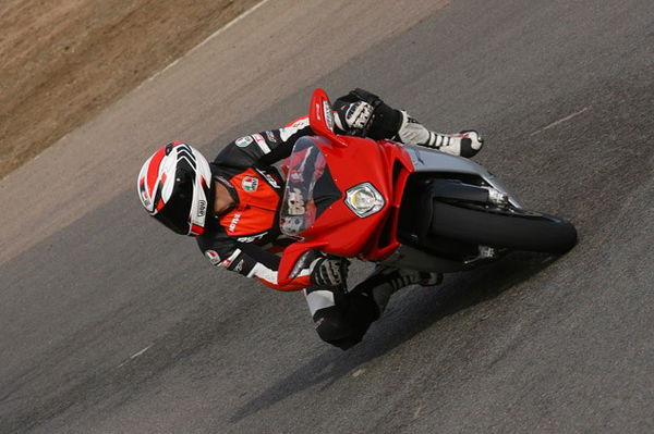 2010 MV Agusta F4 1000 Mallory Park track test