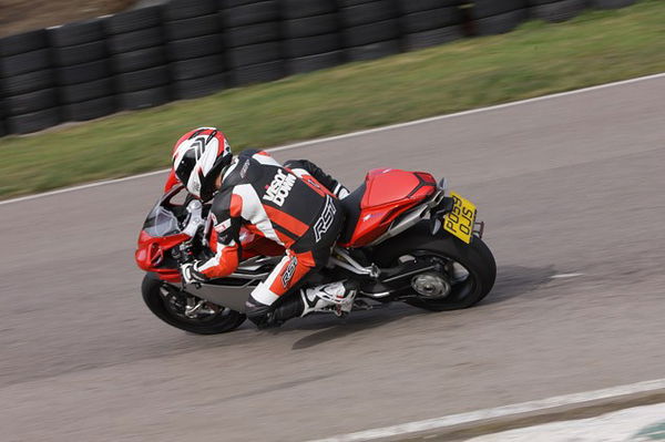 2010 MV Agusta F4 1000 Mallory Park track test