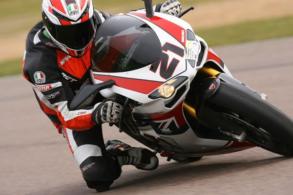 Ducati 1098 Bayliss Mallory Park track test