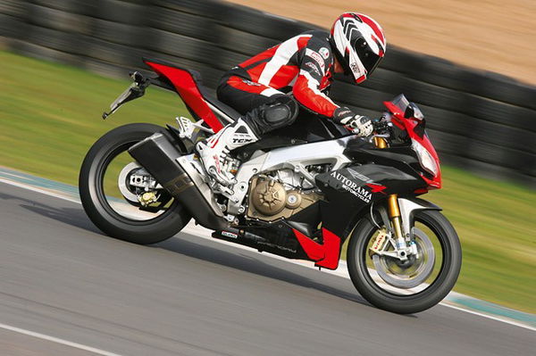 2010 Aprilia RSV4 Factory Mallory Park track test