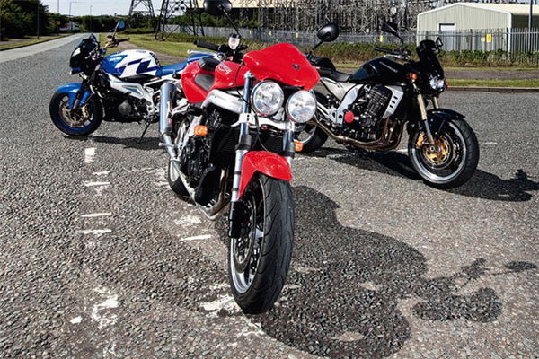 Street Assassins - '06 Aprilia Tuono, '04 Kawasaki Z1000 and '04 Triumph Speed Triple