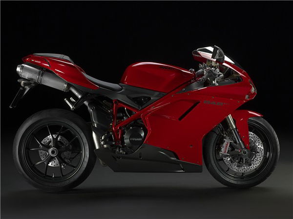 Ducati launch 848 EVO, with claimed 140bhp