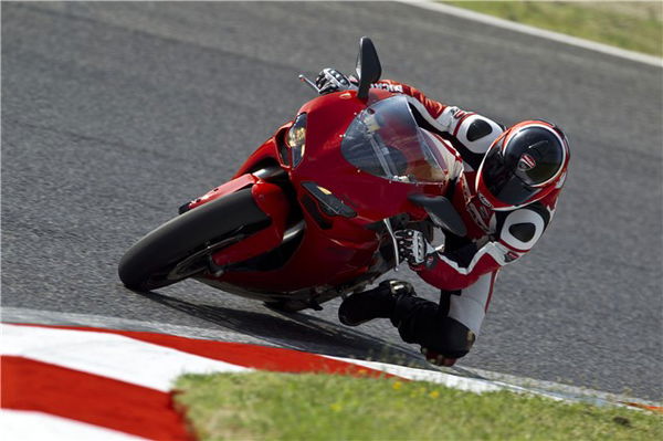 Ducati launch 848 EVO, with claimed 140bhp