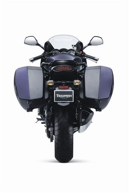 2011 Triumph 1050 Sprint GT road test review