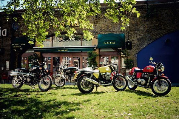 Modern Rockers: Triumph Thruxton, Ducati GT1000, Moto Guzzi V7