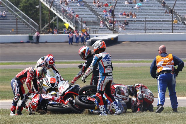 Moto2: Indianapolis crash sequence