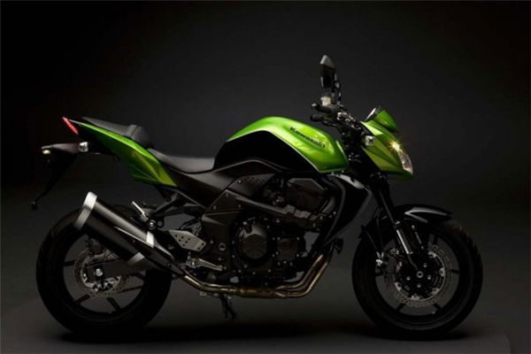 First Look: 2011 Kawasaki Z750R