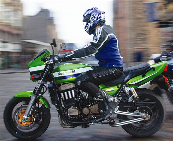 Niall's Spin: Kawasaki ZRX1200