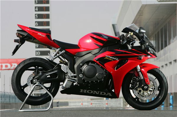 2006 Fireblade CBR1000RR review