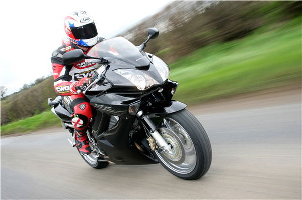 First Ride: 2006 Honda VFR800 VTEC ABS