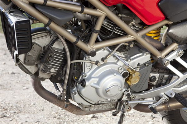 Ducati Monster M900 (1993) review