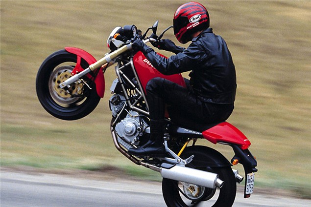 Retro File: 1993 Ducati Monster M900
