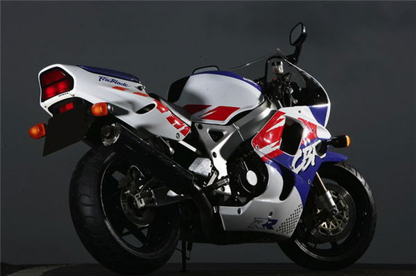 1992 Honda Fireblade CBR900RR review