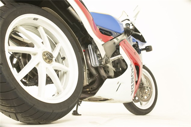 Bike Icon: Honda VFR750R RC30