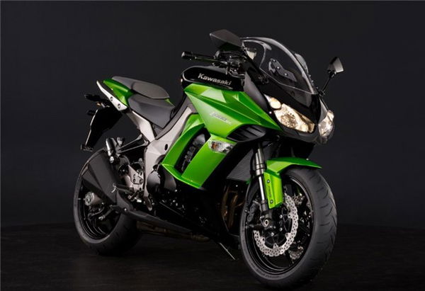 2011 Kawasaki Z1000SX pics and specs